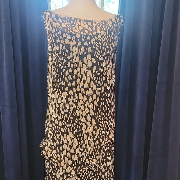 Topshop Dresses & Skirts - Topshop Black and Cream Sheath Dress